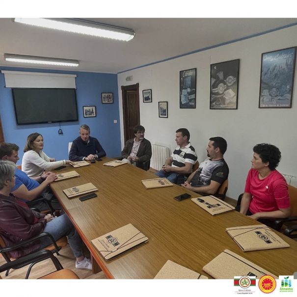 Vista institucional del Consejero al Consejo Regulador de la DOP Cabrales